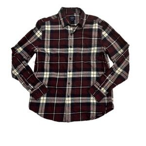 American Eagle - Men’s Red Classic Fit Plaid Long Sleeve Button Down Flannel